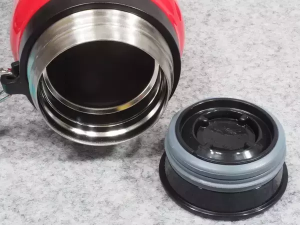 水を凍らせただけで？　ダイソー氷棒の快適さに「驚いた」「すぐ買う」【100均グッズ4選】