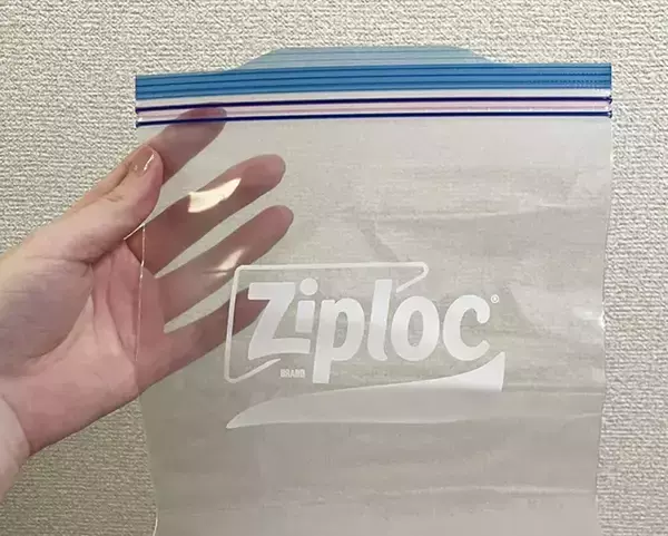 「アイスがカチコチに固まらない裏ワザ？　『ジッパー袋に入れて保存』を検証」の画像