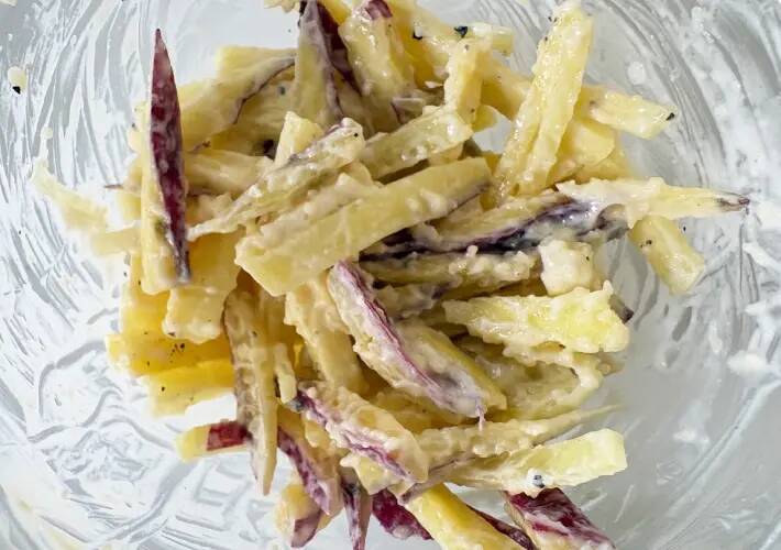 サツマイモを細切りにして…　10分で作れる簡単副菜に「甘さが引きたった」【作り置きレシピ】
