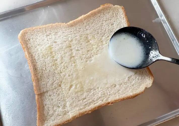 食パンに切り込みを入れて… 完成した一皿が朝食にピッタリ「フレンチトーストより簡単」