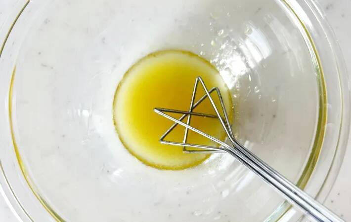 もしかして捨ててない…？　納豆付属のからしが絶品ドレッシングに変身【アレンジレシピ】