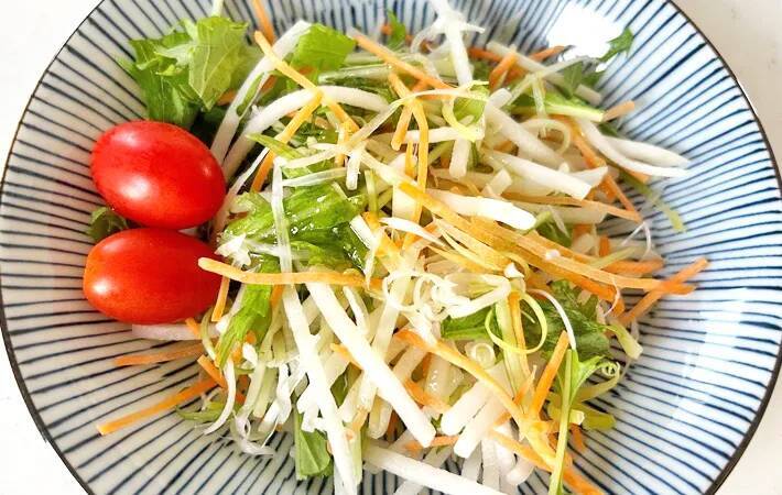 もしかして捨ててない…？　納豆付属のからしが絶品ドレッシングに変身【アレンジレシピ】