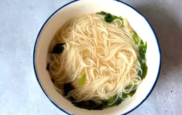 「そうめんに『大さじ1杯』をトッピング　味噌バター風に「ラーメン店の味」「箸がすすむ」」の画像