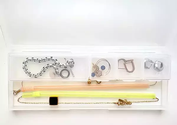 「【セリア】くすりの収納、どうしてる？　整理のプロが使う『100均』アイテムは」の画像