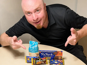 「日本人は当たり前に食べてるの？」　アメリカ人がコンビニで何度もリピートするチョコ菓子3選！