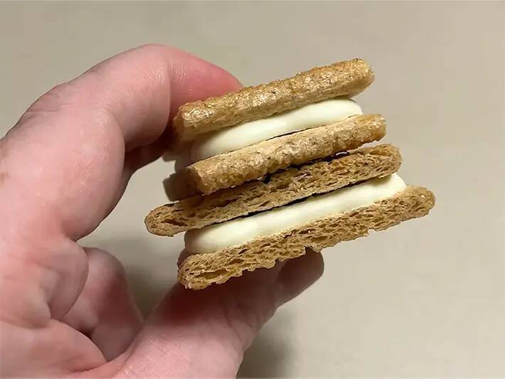 「日本人は当たり前に食べてるの？」　アメリカ人がコンビニで何度もリピートするチョコ菓子3選！