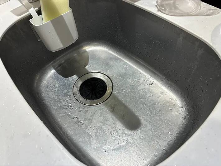 麦茶パック、使い終わっても捨てないで！　シンクで生かす『0円掃除術』が「夏に便利」