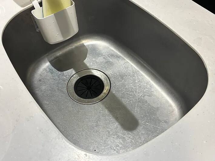 麦茶パック、使い終わっても捨てないで！　シンクで生かす『0円掃除術』が「夏に便利」