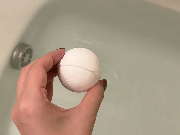 100均のバスボール、中に入っていたのは…「これは衝動買い」「かわいすぎる」