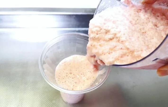凍らせたスイカと牛乳、ヨーグルトを…できたものに「おいしい」「また作って！」