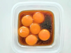 タッパーに材料4つ入れるだけ！　作業5分の「卵おかず」に高校生の息子が絶賛