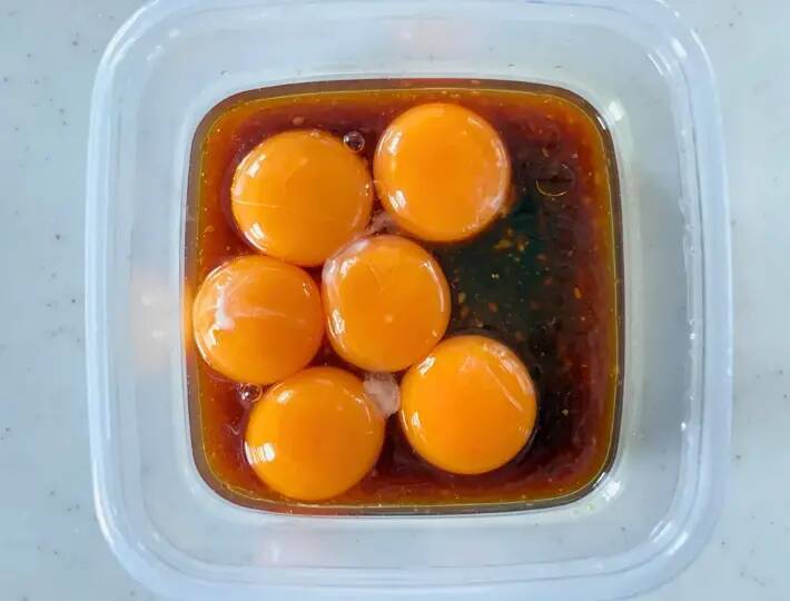 タッパーに材料4つ入れるだけ！　作業5分の「卵おかず」に高校生の息子が絶賛