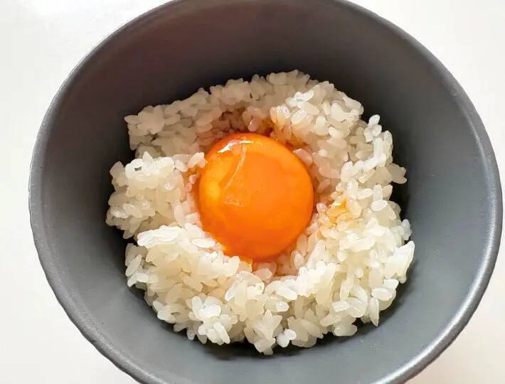 タッパーに材料4つ入れるだけ！　作業5分の「卵おかず」に高校生の息子が絶賛