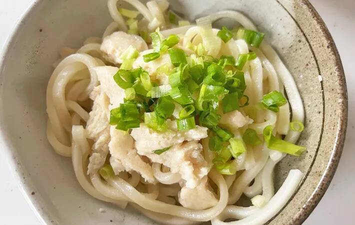 レンチンするだけ！　新しい冷凍うどんの食べ方に「簡単すぎる」
