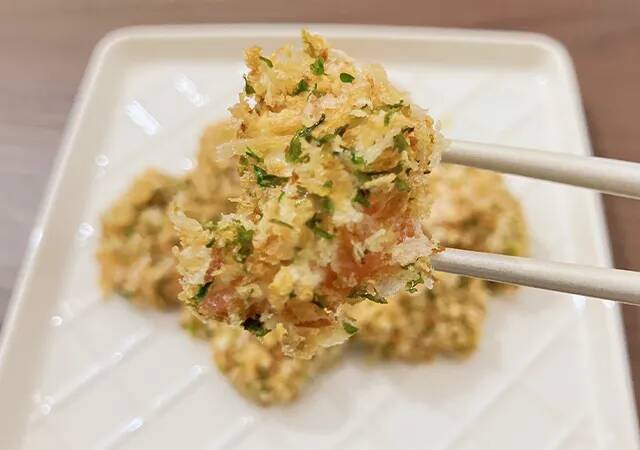 油少なめで満足度たかめ！　揚げないサーモンフライの驚きレシピ