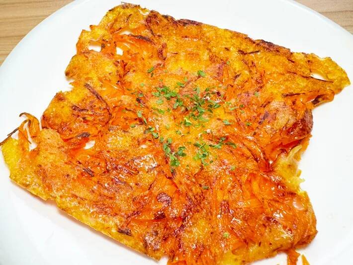 ピザ用チーズの大量消費に！　玉子焼き器で焼いた姿に「もっと早く知りたかった」