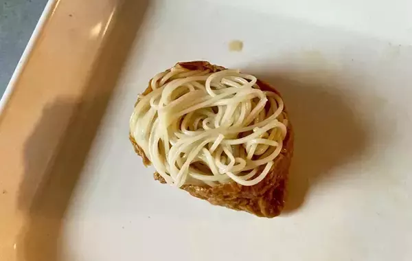 「余ったそうめんは『いなり』に入れて！食べた家族が「おやつ感覚でいける」」の画像