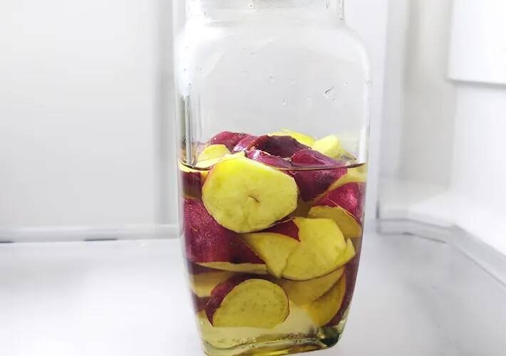 サツマイモを皮つきで乱切りに…『大さじ1杯』で味が決まる作り置き
