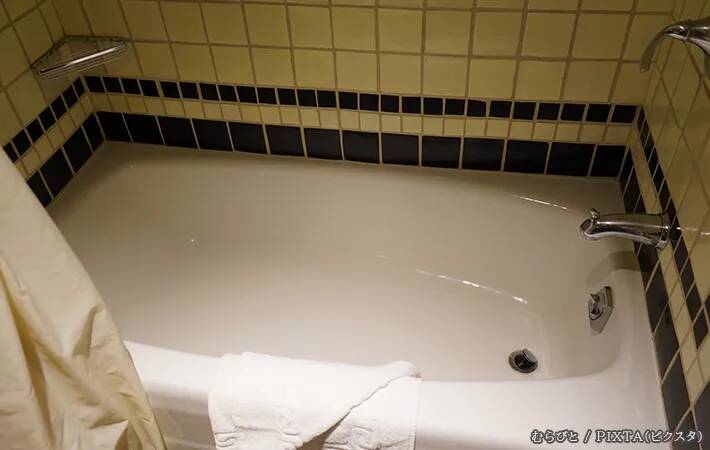 ユニットバスのシャワーカーテン、入浴後はどうするべき？　ホテルが「嬉しい」と感じる行動は