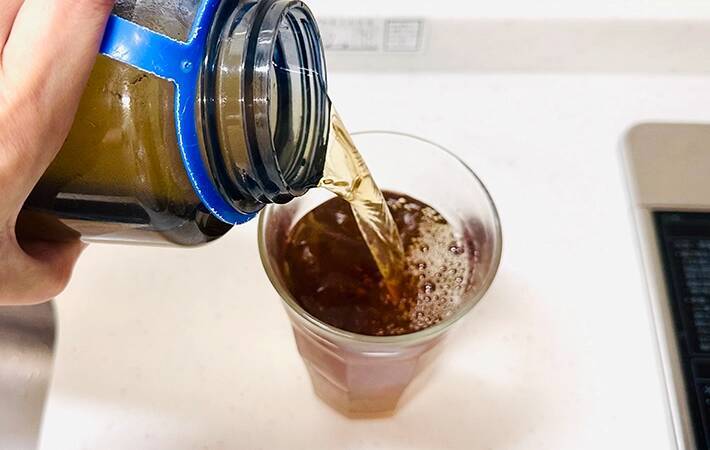 冷蔵庫を開けたら麦茶が空っぽでガッカリ　そんな時に使える30秒で水出し麦茶を作る方法こちら！