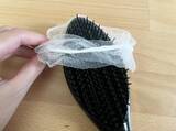 「ヘアブラシに『水切りネット』をかぶせると…　今すぐ試したい便利ワザに驚き！」の画像5