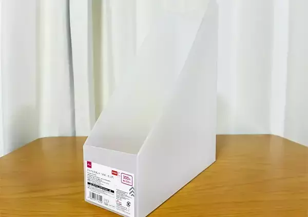 「キッチンの『かさばるもの』はこれで解決　100均の『ファイルスタンド』の思わぬ活用法とは」の画像