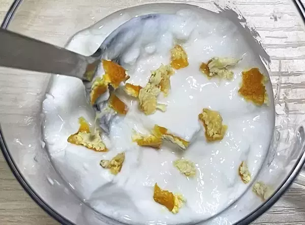 「ミカンの皮を電子レンジで加熱すると…　ご飯に合うレシピに「初めての体験」「意外とおいしい」」の画像