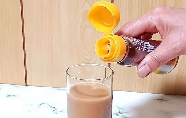 コーヒーにごま油を入れる『ちょい足し』　カナダ人の友達に飲ませてみたら…？