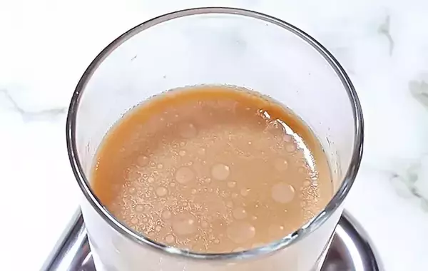 「コーヒーにごま油を入れる『ちょい足し』　カナダ人の友達に飲ませてみたら…？」の画像