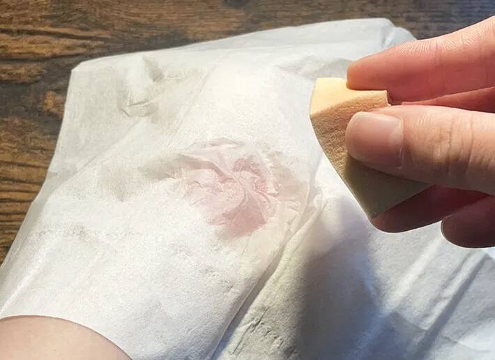 忙しい朝も慌てない！　チークを塗りすぎた時の対処法に「すごい」「一気に薄まった」
