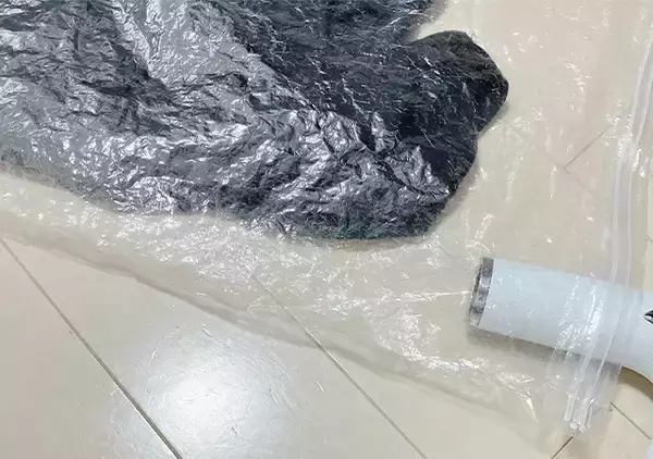 「ボロボロの圧縮袋、捨てないで！　洗濯で役立つ使い道が？【ライフハック】」の画像