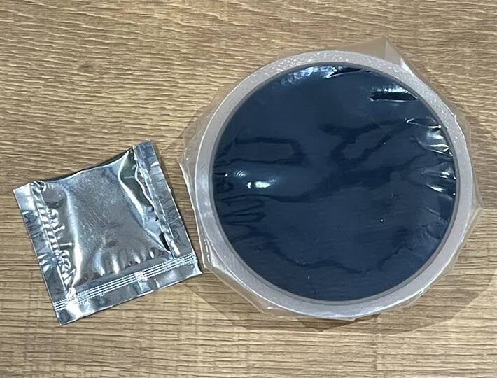 まさかの、真っ黒…！　『ローソン』の衝撃イチゴゼリーに「色からは想像できない味」