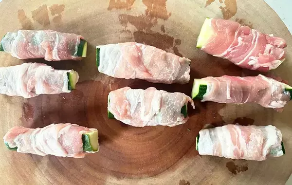 「「ご飯が進む」「もっと作ればよかった」ズッキーニのおいしい食べ方」の画像