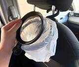 「『ヘッドレスト』に設置すると？　車内が快適になる「引っかかるだけ」の裏ワザ」の画像4