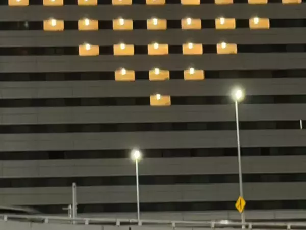 閉館日を迎えた老舗ホテル　窓を見ると…？「泣ける」「粋な演出だ」