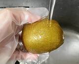 「キウイを丸ごと冷凍したら？　皮むきが簡単になる裏ワザがこちら」の画像5