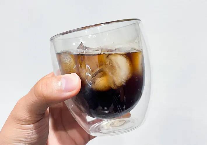 ペットボトルのコーヒー、そのまま飲むの待って！　『ひとつまみ』のちょい足しに「夏にぴったり」「クセになる」