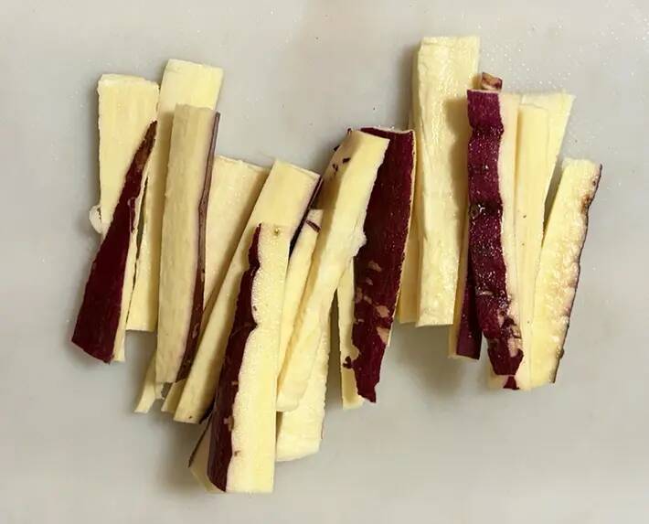 サツマイモに『大さじ1杯ずつ』かけて…　海苔巻きレシピが「ご飯にピッタリ」「弁当にもいい」