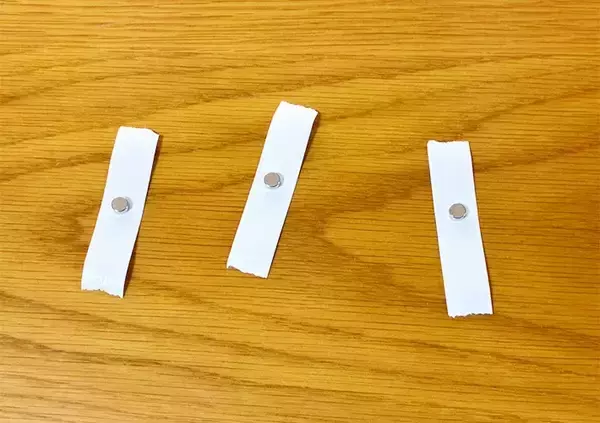 「『磁石』を窓縁に貼ると部屋が快適に　西日を侵入させないコツに「温度が1.4度も下がった」」の画像