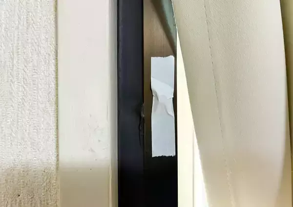 「『磁石』を窓縁に貼ると部屋が快適に　西日を侵入させないコツに「温度が1.4度も下がった」」の画像