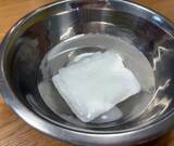 「持ち歩ける『防災グッズ』が目からウロコ！　100均ボトルに詰めた4アイテムが…？」の画像4