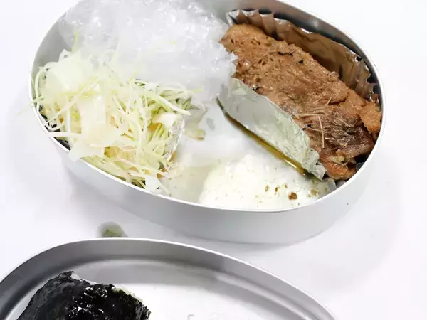 弁当の汁漏れ、原因は容器？　4種類の弁当箱を900回傾けてみたら…【検証】