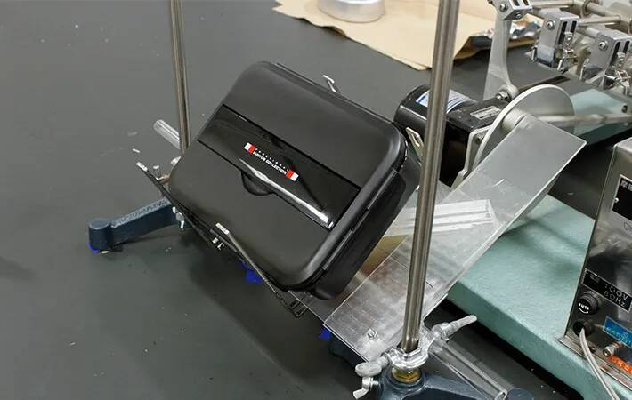 弁当の汁漏れ、原因は容器？　4種類の弁当箱を900回傾けてみたら…【検証】