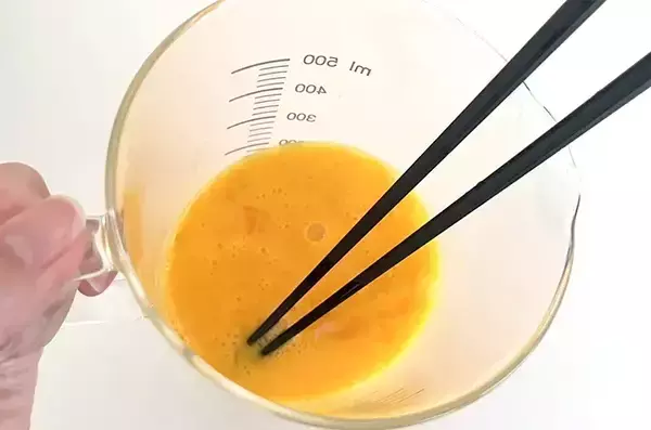 「出汁も醤油も使いません！　作った玉子焼きに、家族が「味が濃くておいしい！」」の画像