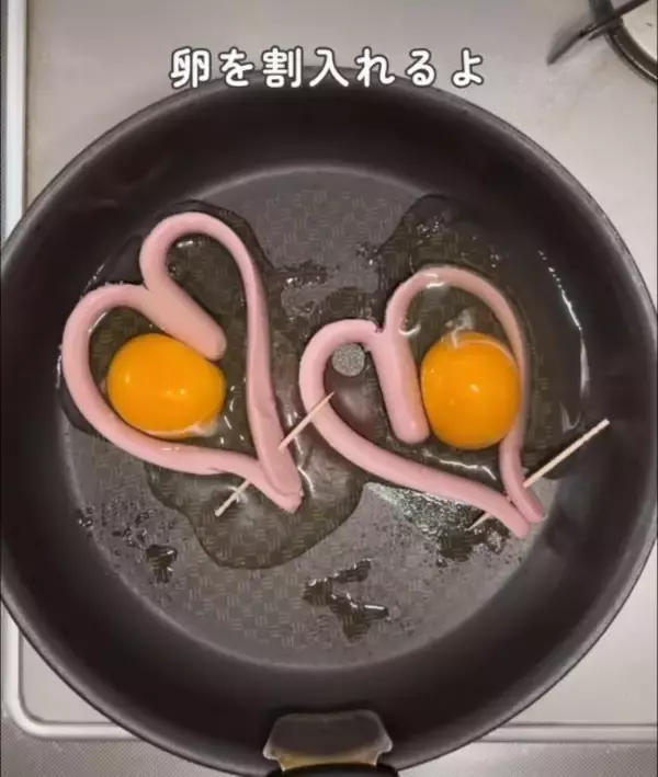 「ゆで卵を『割り箸』で挟むと？　仕上がりに「子供も喜ぶ」「全部作りたい」」の画像