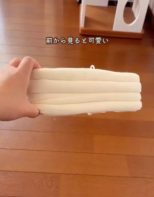 「ダイソー『ワイヤーネット』を活用した壁掛け収納に「思い付くのがすごい」「かわいい」」の画像