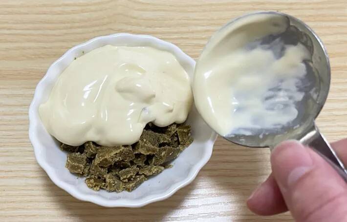 試してみて！　食パンをカットしてカレーマヨネーズを塗ると…想像を超えるおいしさに