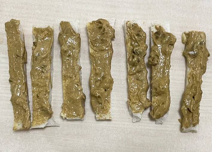 試してみて！　食パンをカットしてカレーマヨネーズを塗ると…想像を超えるおいしさに