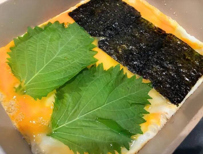 巻く前に『5枚』入れてみて！　玉子焼きを切ると「弁当にピッタリ」「香りもよし」