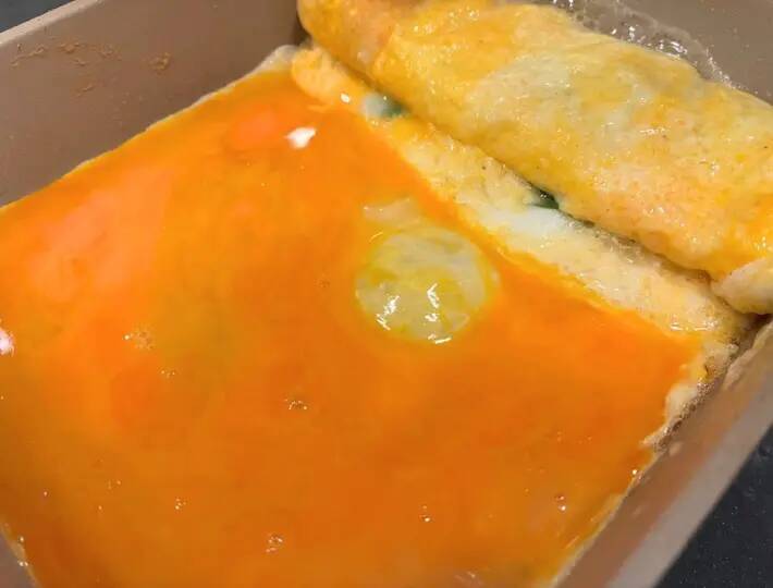 巻く前に『5枚』入れてみて！　玉子焼きを切ると「弁当にピッタリ」「香りもよし」